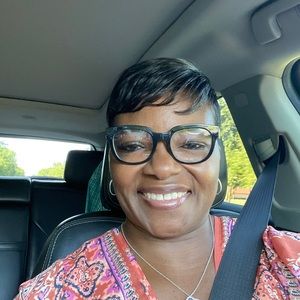 Meet your Posher, Angela